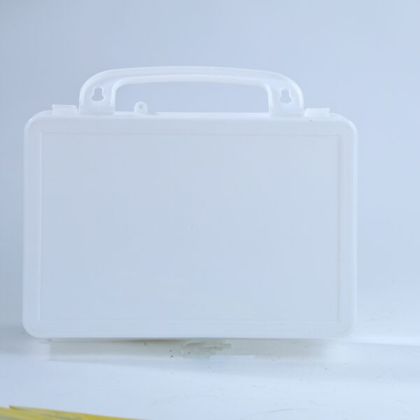 Kompaktes Erste-Hilfe-Set aus weißem Kunststoff – Bild 5
